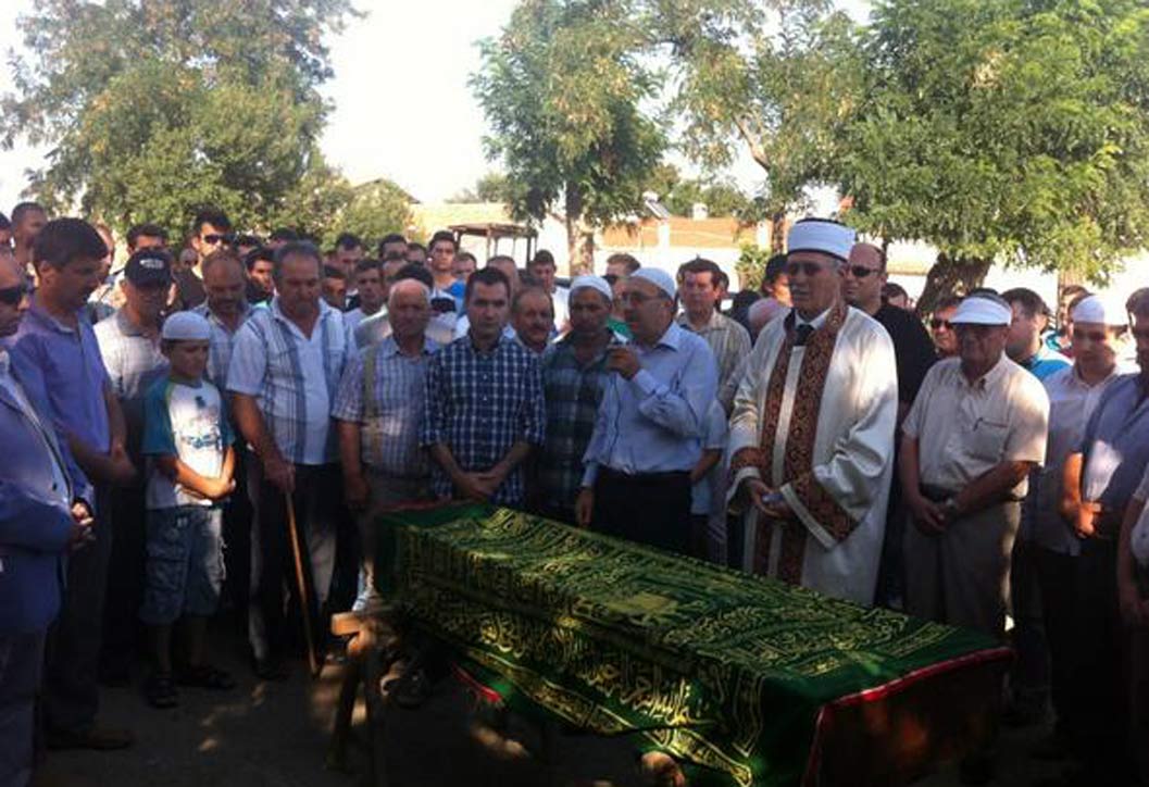 Edirne’de devrilen ağacın altında kalarak can veren genç Ufuk toprağa verildi