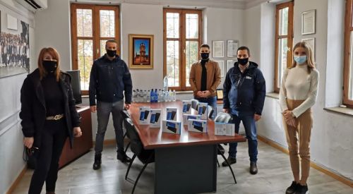 Yassıköy Belediye'sinden okullara toplam 63 tablet
