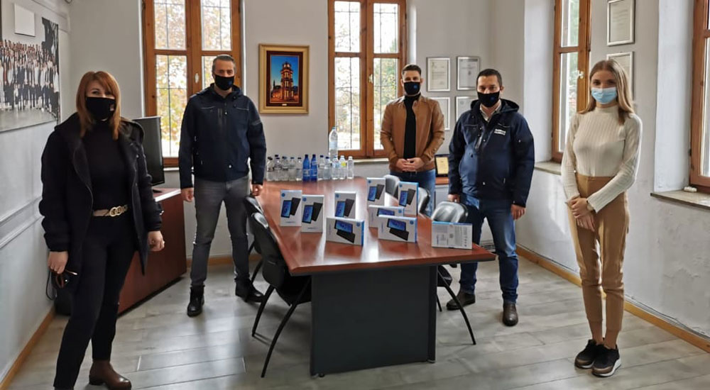 Yassıköy Belediyesi okulları desteklemeye devam ediyor