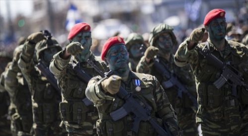 Atina ekonomik daralmaya rağmen silahlanmaya gitti