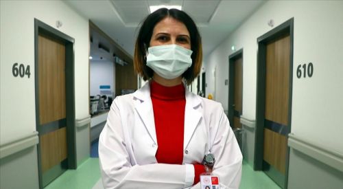 'Kızımın da Kovid-19 olduğunu öğrenince dünyam başıma yıkıldı'