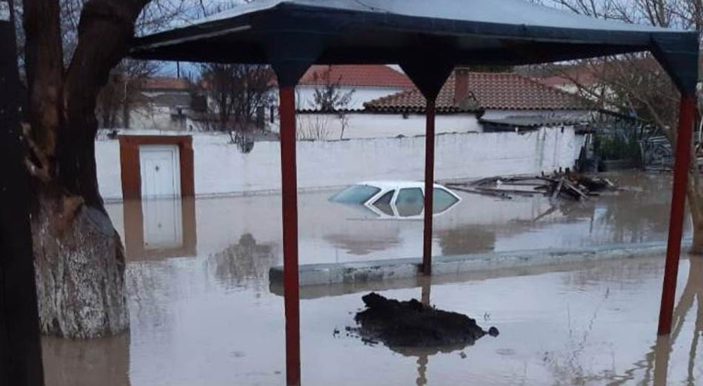 Lefeciler köyünde sıkıntı büyük, evler sular altında