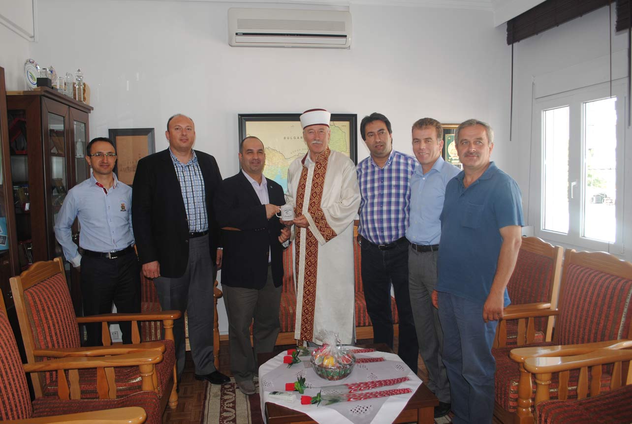 DEB PARTİSİ YÖNETİMİNDEN SEÇİLMİŞ MÜFTÜLERE ZİYARET