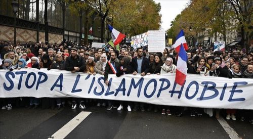 Fransa'nın dayatmalarını kabul etmeyen Müslümanlar baskı altında