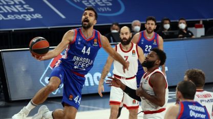 Anadolu Efes, Olympiakos'u rahat yendi