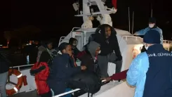 Yunanistan'dan geri itilen 36 göçmen kurtarıldı