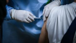 "Dünyada 335 milyondan fazla Kovid-19 aşısı uygulandı ve aşıdan dolayı hiç kimse ölmedi"