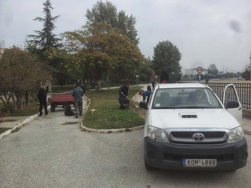 Gümülcineli Bisikletçiler “Trafik Kuralları Eğitim Parkı”nı temizlediler