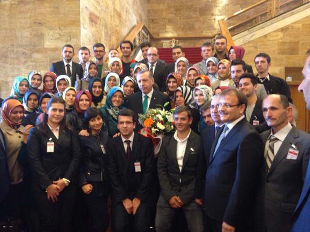 Bursa'da Yaşayan Batı Trakyalı Gençler T.C.Başbakanı Recep Tayyip Erdoğan İle Görüştüler