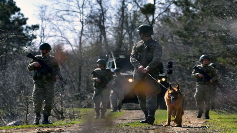Kaçak geçiş yapmaya çalışan 5'i FETÖ, 1'i PKK mensubu 10 kişi yakalandı
