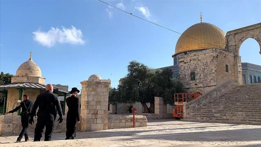 Fanatik Yahudilerden Mescid-i Aksa'ya baskın