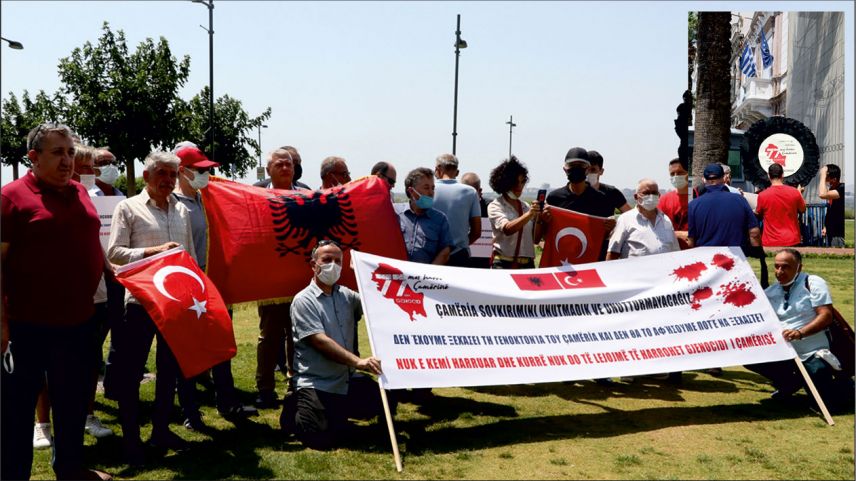 İzmir'de Çamerya katliamının 77'nci yılında Yunanistan Başkonsolosluğuna siyah çelenk bırakıldı