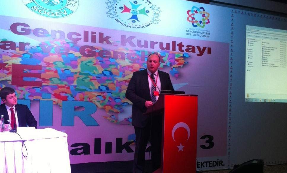 GÜMÜLCİNE TÜRK GENÇLER BİRLİĞİ BAŞKANI KORAY HASAN ESKİŞEHİR’DE DÜZENLENEN 1. AKRABA TOPLULUKLARI GENÇLİK KURULTAYI’NA KATILDI