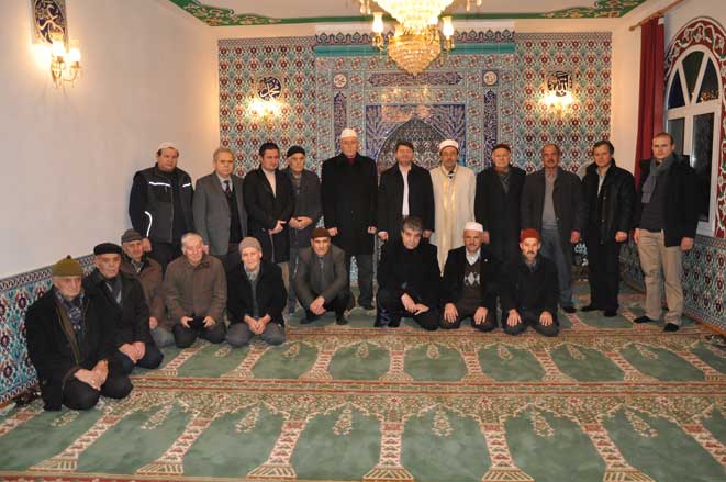 Başkonsolos ve müftü sabah namazını bu kez Aşağıköy’de kıldılar