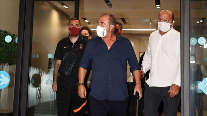 Yunanistan'da PCR testleri kabul edilmeyen ve kaba davranışlara maruz kalan Galatasaray, Türkiye'ye döndü