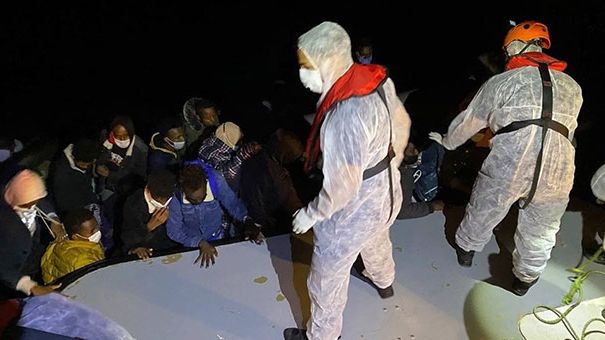 Yunanistan'ın geri ittiği 31 düzensiz göçmen kurtarıldı