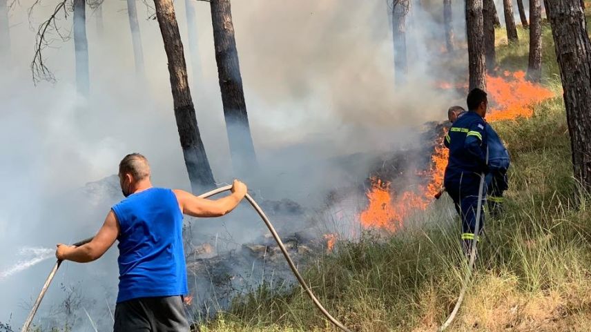 Yassıköy Belediyesi'nde yerleşim alanını tehdit eden yangın kontrol altına alındı