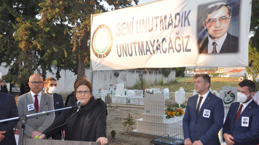 Unutulmaz dava insanı Dr. Sadık Ahmet kabri başında anıldı