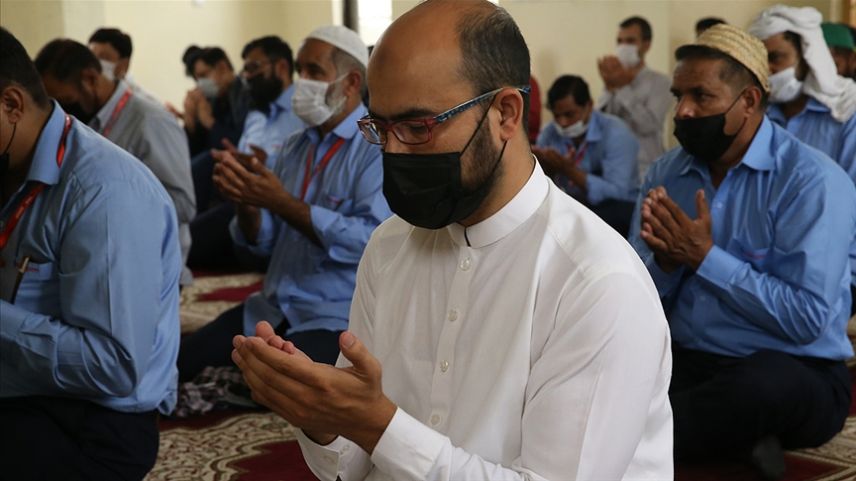 Pakistan'da camilerde Türkiye için dua edildi