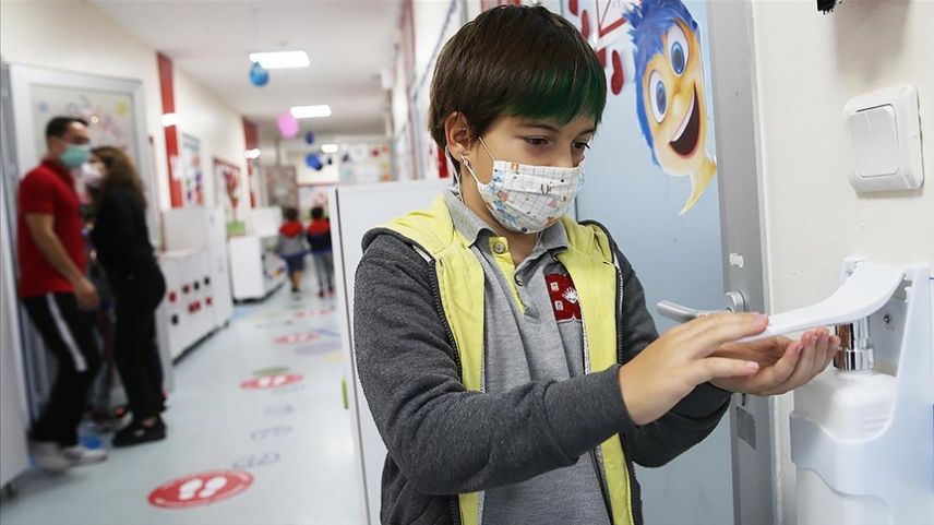 DSÖ ve UNICEF: Avrupa ve Orta Asya'da tüm okullar açık kalsın