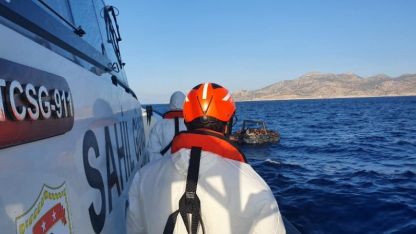 Yunanistan tarafından geri itilen 166 kaçak göçmen kurtarıldı