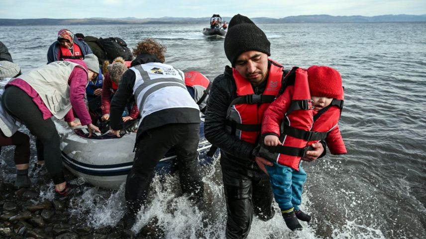 Yunanistan'da göçmenlere yardım eden STK’lara ceza verilmesi gündemde