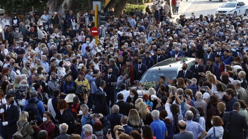  Yunan besteci Mikis Theodorakis'i binlerce kişi uğurladı