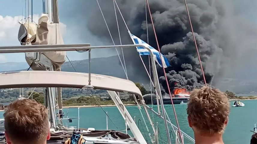 Lefkada limanında katamaran yangını!