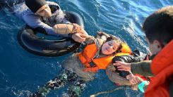 Yunanistan'ın 8 ayda geri ittiği binlerce göçmeni Türkiye kurtardı