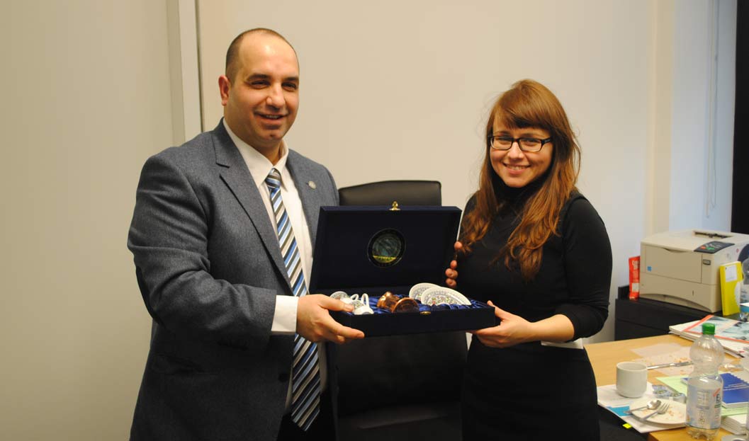 DEB PARTİSİ GENEL BAŞKANI İLE ABTTF BAŞKANI ALMAN FEDERAL MECLİSİ MİLLETVEKİLİ CEMİLE YUSUF’U ZİYARET ETTİ