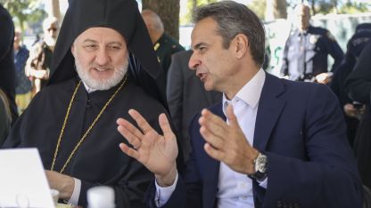 Miçotakis, Türkevi açılışına katıldığı için üzgün olan Başpiskopos ile görüştü