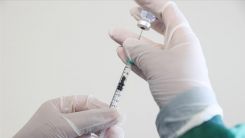 AB'nin ilaç düzenleyicisi, Moderna'nın 3. doz aşı başvurusunu inceliyor