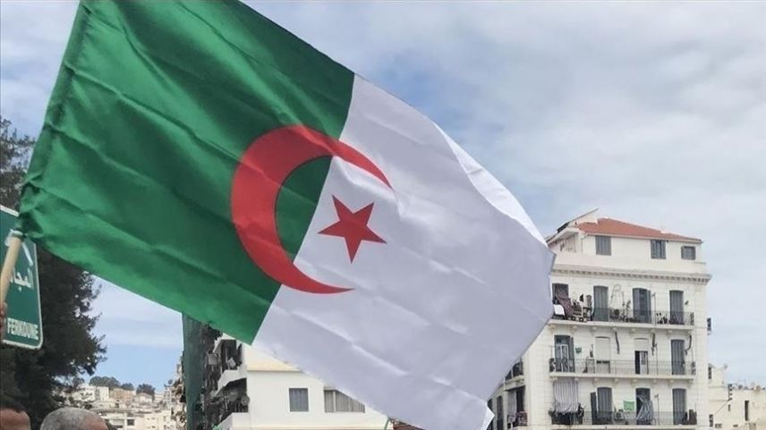 Fransa Cumhurbaşkanı'nın açıklamaları Cezayir'de tepkiyle karşılandı