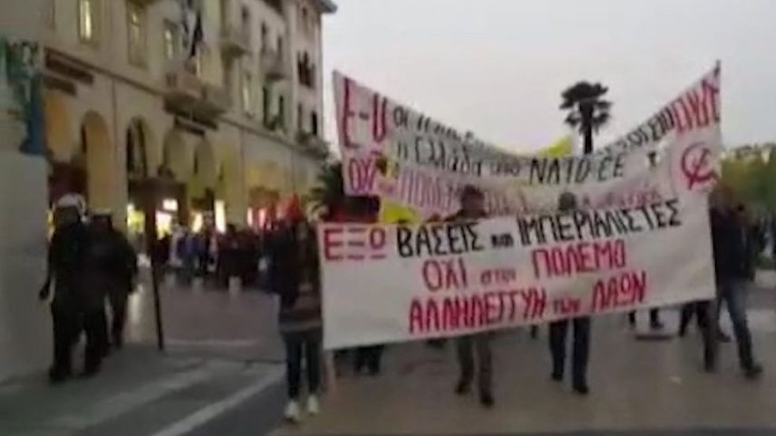 Fransa ile yapılan savunma anlaşmasına Atina ve Selanik'te protesto 