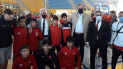Başkonsolos Ömeroğlu İskeçe’de bulunan Türk güreşçileri ziyaret etti