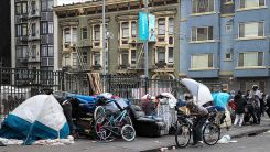 ABD: Kovid-19'la zirve yapan evsizlik krizi çözülemiyor