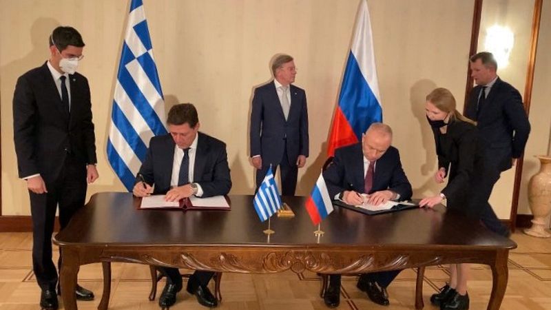 Yunanistan Rusya ile anlaşmalara imza attı