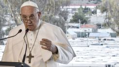 Papa Franciscus, Midilli Adası'nda sığınmacı kampını ziyaret etti