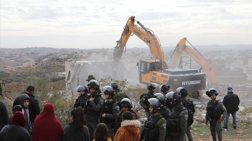 İsrail güçleri Kudüs'te Filistinlilere ait iki evi yıktı