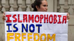Avrupa'da "medya ve siyaset" İslamofobik saldırılara aracı oldu