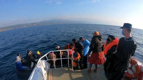 Yunanistan 2021 yılında bin 911 düzensiz göçmeni ölüme terk etti