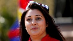 İngiltere: Müslüman bakan inancından dolayı görevden alındığını söyledi