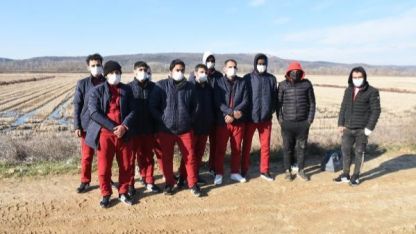 Yunanistan'da darbedilen göçmenler Türkiye'ye itildi