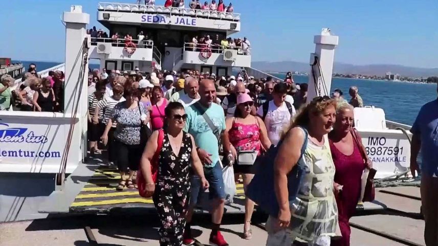 “Yunan adalarındaki esnaf, Türk turistlerin yolunu dört gözle bekliyor”