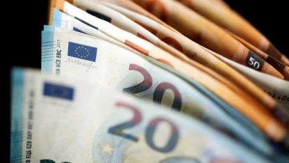 «Τρίζουν» τα επιδόματα του ΟΠΕΚΑ: Κίνδυνος να χαθούν για χιλιάδες δικαιούχους