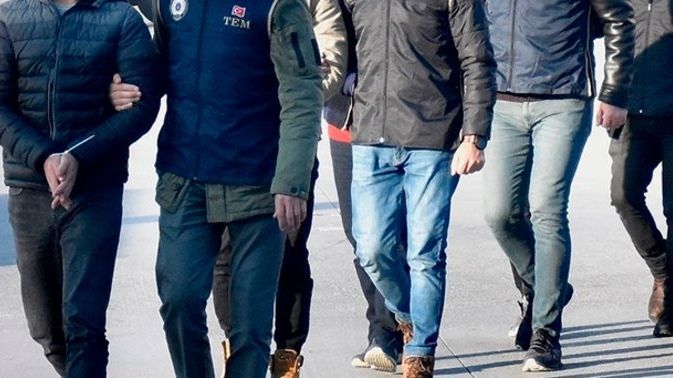 Yunanistan'a kaçmaya çalışan 3'ü FETÖ mensubu 5 kişi yakalandı