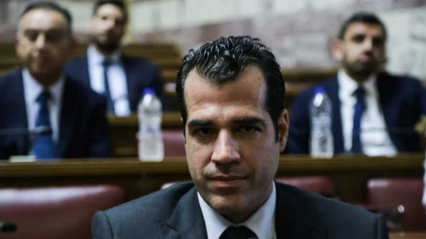 Sağlık Bakanı Plevris koronavirüse yakalandı