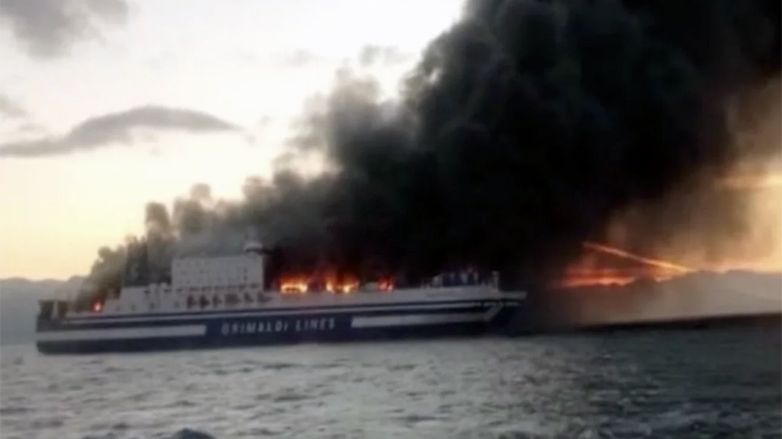 İgumenitsa Limanı'ndan 288 yolcu ile yola çıkan feribotta yangın