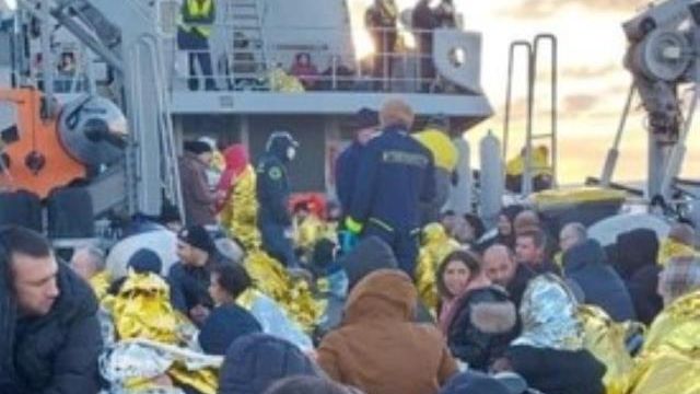 Felaketi yaşadılar! Yunanistan'da yangın çıkan feribottaki 1'i Türk 14 kişi kayıp