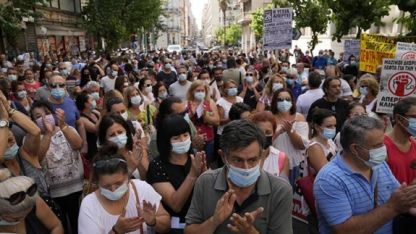 Sağlık çalışanları 24 saatlik greve gitti